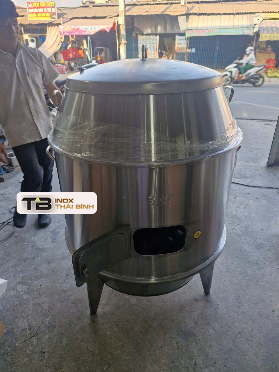 Phục vụ các món nướng đặc sản, thu hút khách hàng. Lò Nướng Lu Inox Tại Huế - Giá Tốt, Chất Lượng Cao, Giao Hàng Tận Nơi