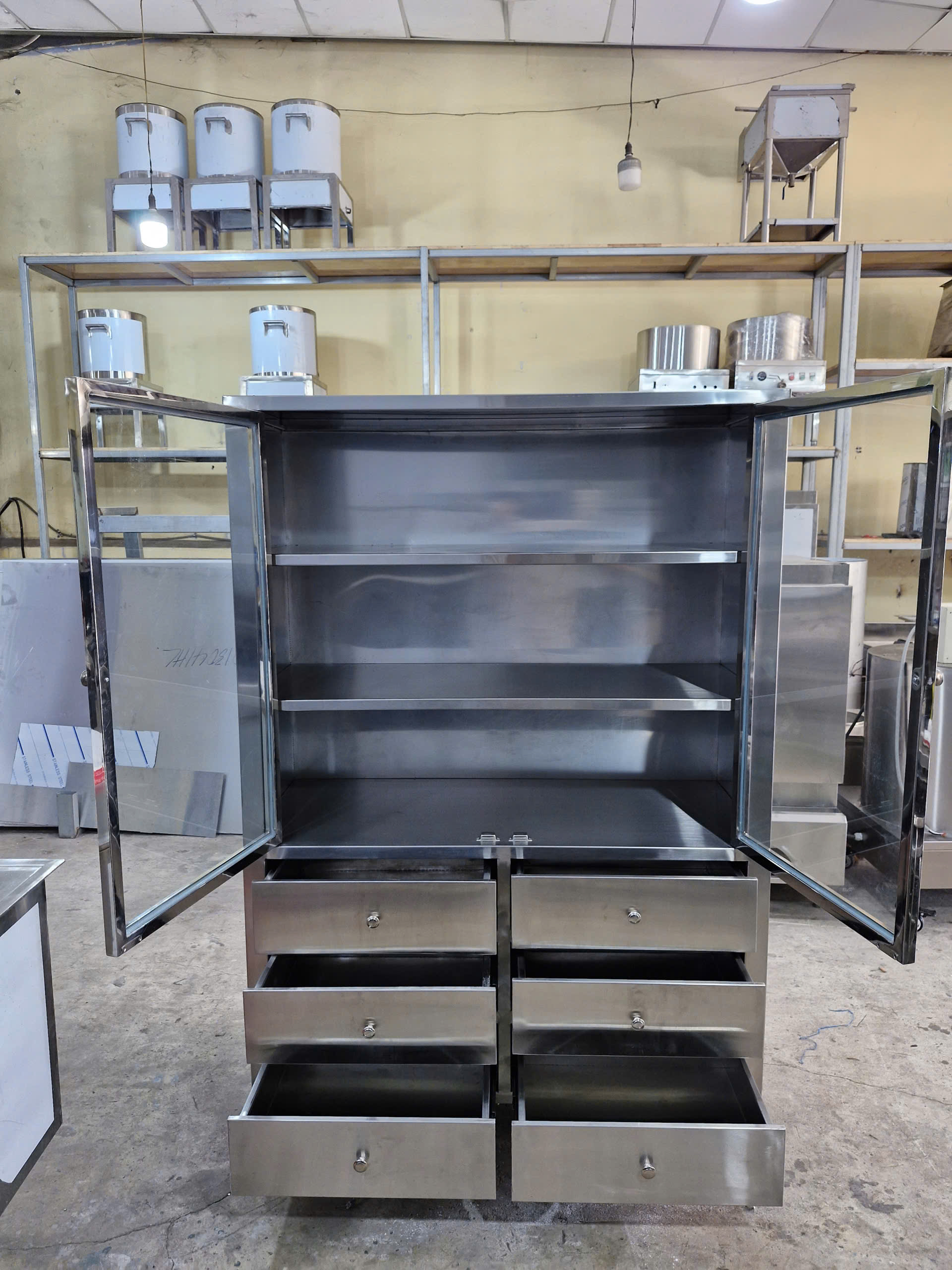 Tủ inox gia công theo yêu cầu