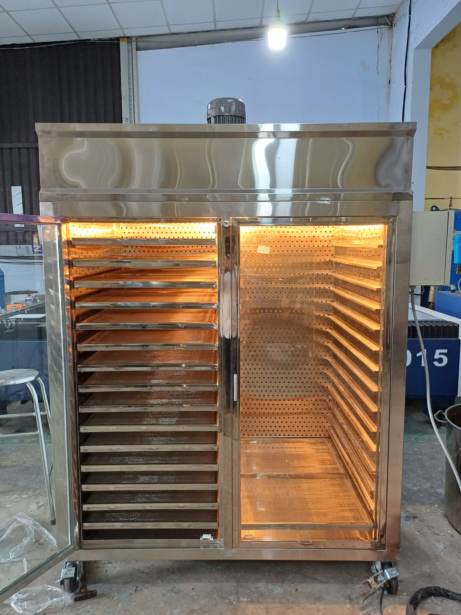 Tủ sấy gia công theo yêu cầu