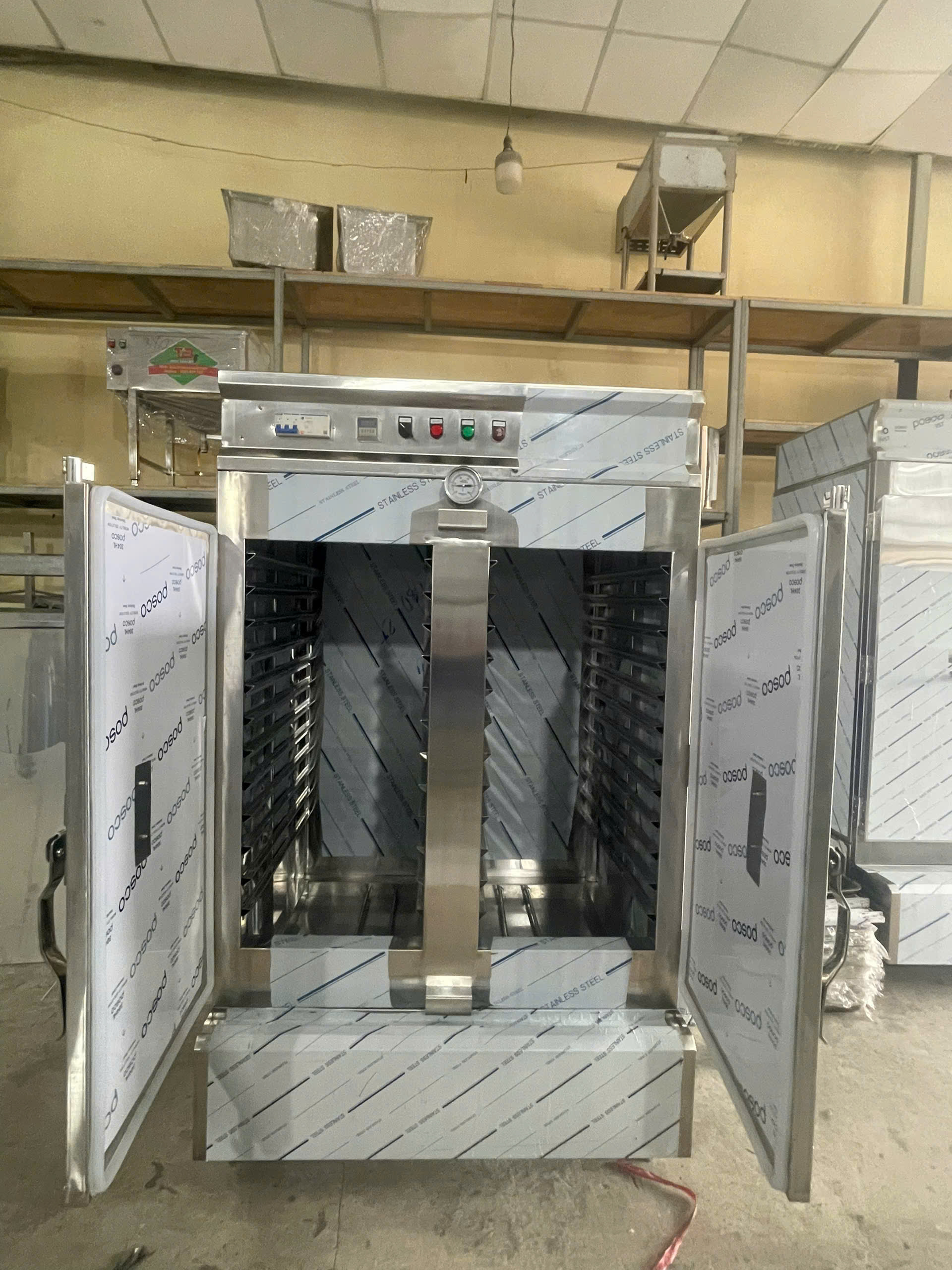 Tủ nấu cơm gia công theo yêu cầu